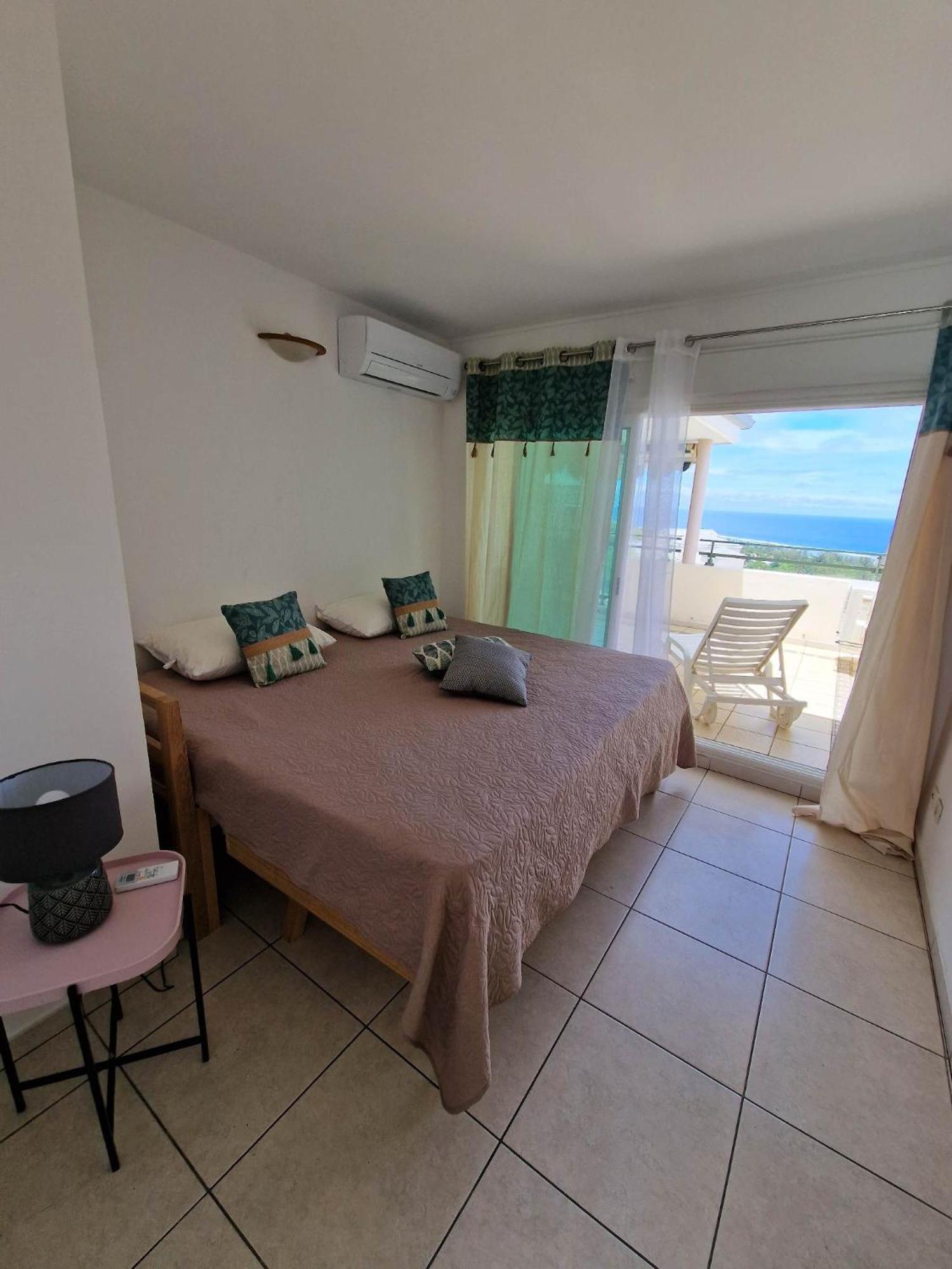 Appartement Villa Sur Le Toit, Vue Mer Saint-Gilles-les Bains Esterno foto