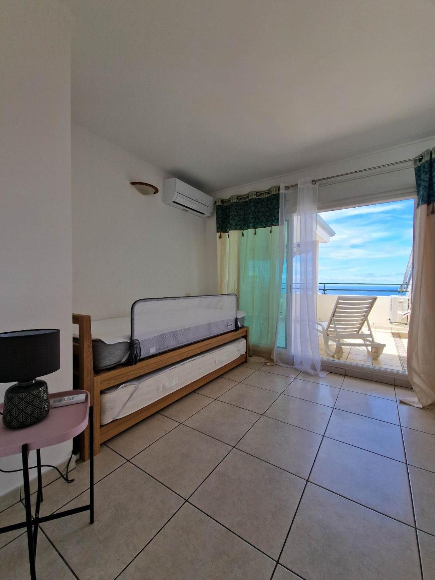 Appartement Villa Sur Le Toit, Vue Mer Saint-Gilles-les Bains Esterno foto
